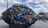 Kæmpefisken, foran Kulturværftet i Helsingør 2020, satte fokus på plastikaffald fra havet.