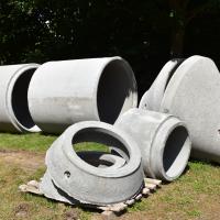 grå beton rør - spildevand og klimasikring